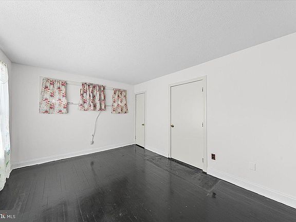 5th image of 209 Boxwood Rd