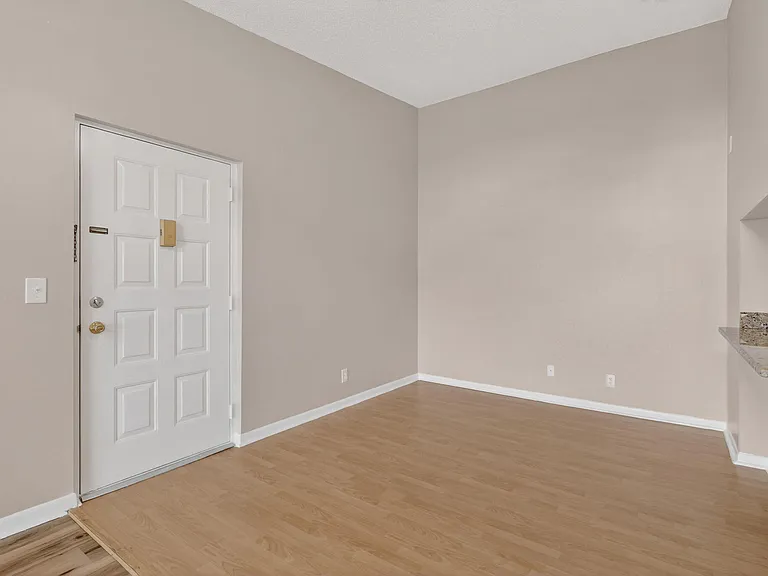 624 Sea Pine Way #B3 — Photo 8