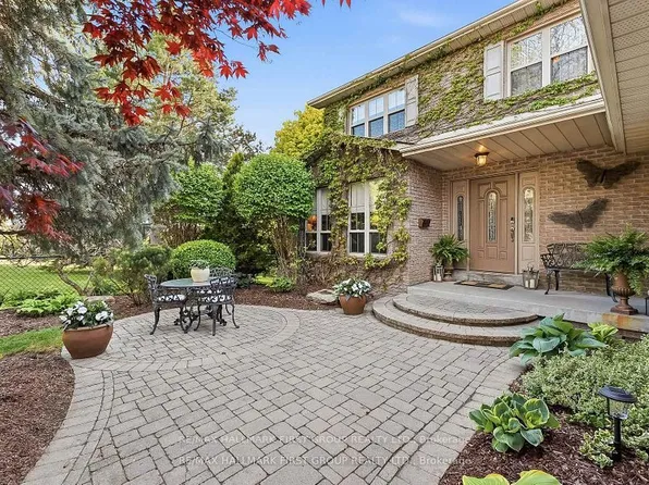 14 Ormandy Ct, Whitby, ON L1P 1E8