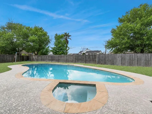 15 Haverford Ln, Friendswood, TX 77546