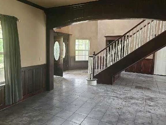 4th image of 1075 S Morgan Rd