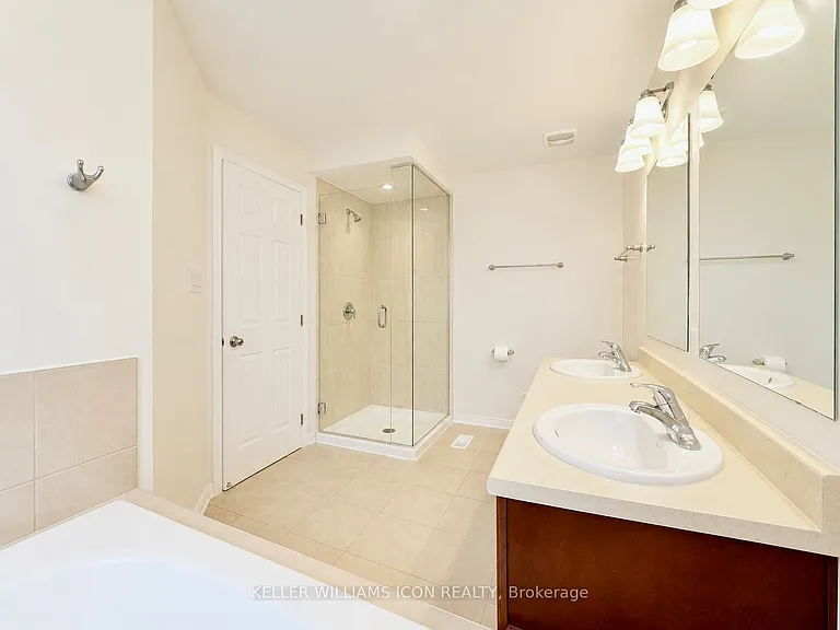 170 Laramie Cres — Photo 16