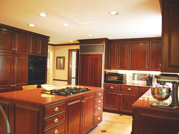 Kitchen (alternate)