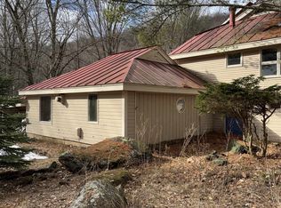 72 Mountain Rd, Middletown Springs, VT 05757