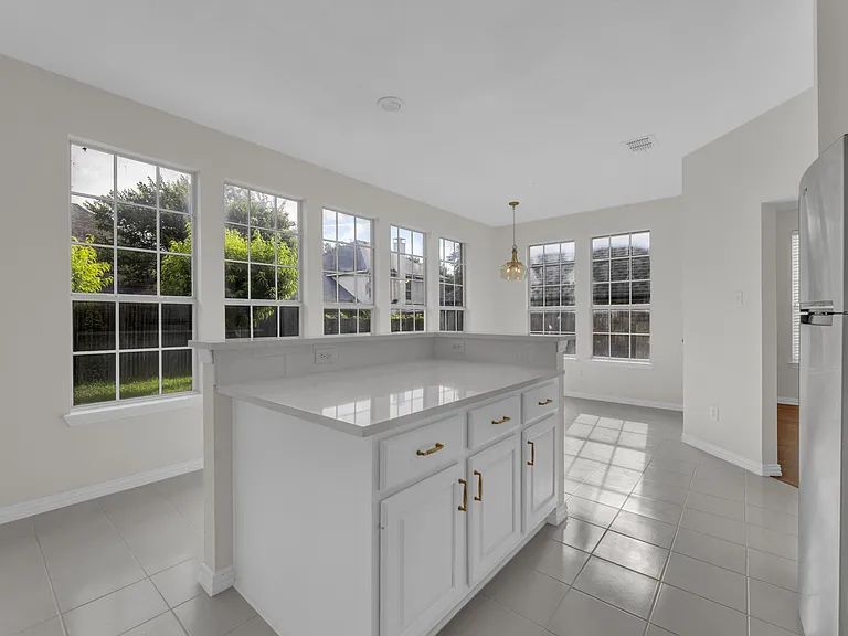 2822 Alcot Ln — Photo 4
