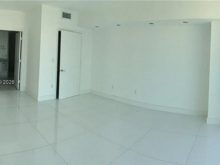 55 SE 6th St #2807 — Photo 7