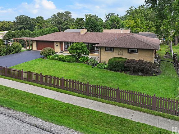 2nd image of 365 Woodland Dr