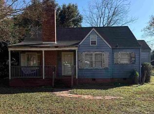 67 Victory Dr, Cheraw, SC 29520
