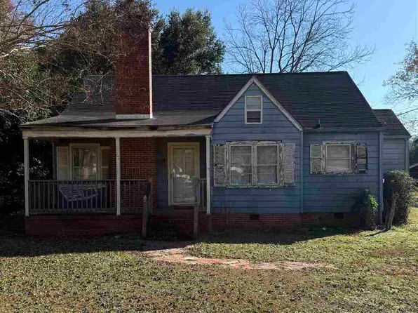 67 Victory Dr, Cheraw, SC 29520
