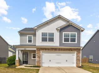 720 Hunters Ridge Dr, Fuquay Varina, NC 27526