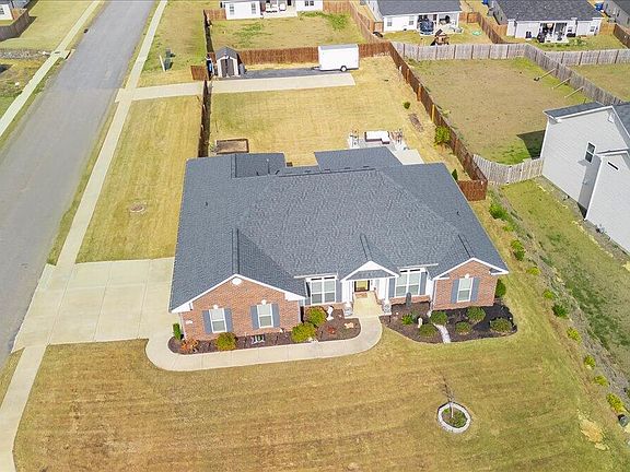 3rd image of 4823 Fairmont Drive