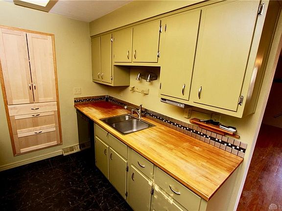 5th image of 2625 Wehrly Ave