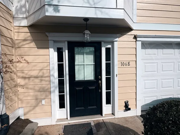 106 Melbourne Park Cir APT E, Charlottesville, VA 22901