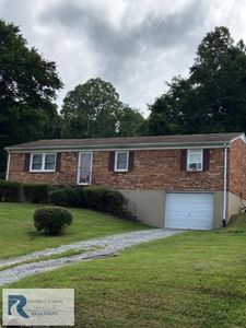 6036 Fox Trl, Danville, VA, 24540