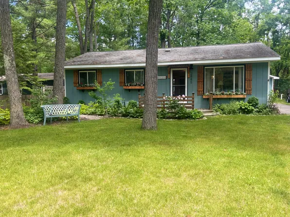 2885 Pine St, Lewiston, MI 49756