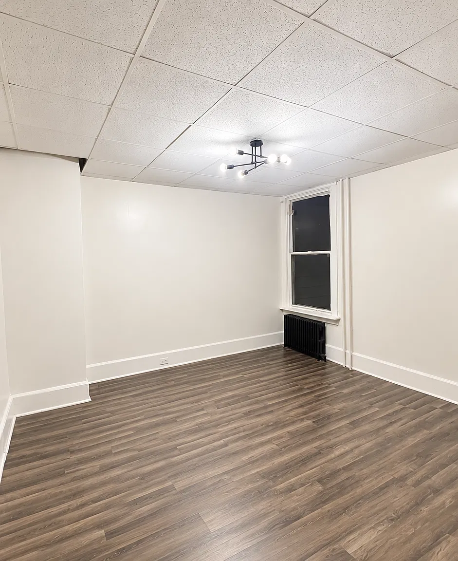 1 bed, 1300 sqft, $1,200 — Photo 3