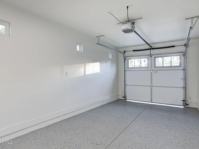 4235 N 35th Way — Photo 31