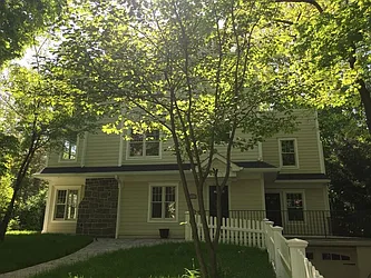 4611 Arlington Avenue in Riverdale
