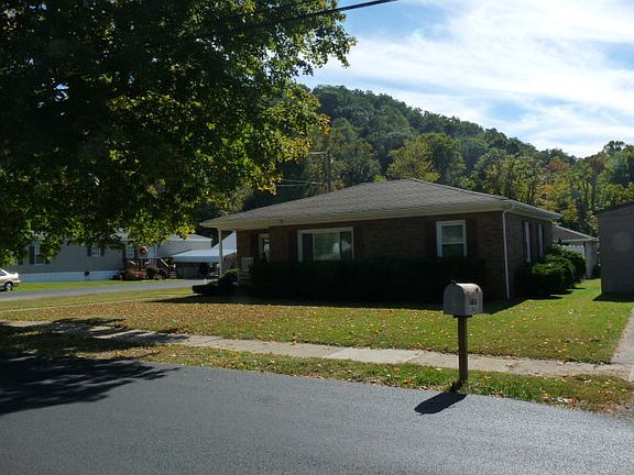 3rd image of 3017 Clover Ave