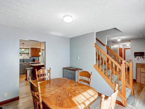 3rd image of 1598 Meadowlark Ln