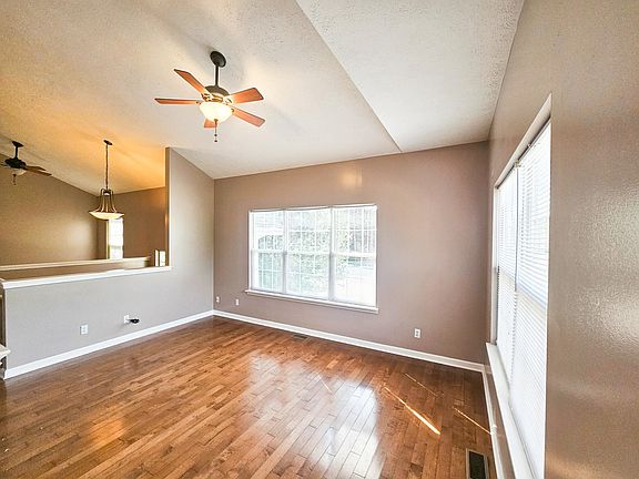 5th image of 2401 River Oaks Ln #5