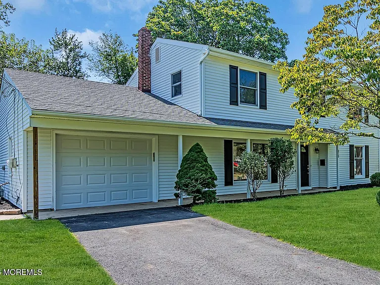 830 Brookside Dr — Photo 2