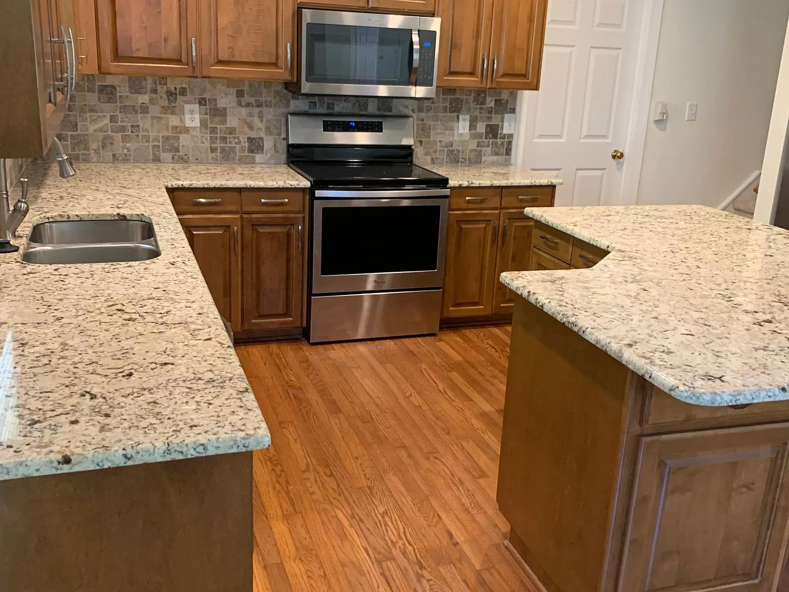 4419 Mountain Cove Drive — Photo 3