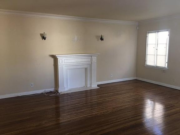 5th image of 2615 W 42nd St