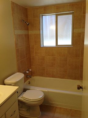 2nd image of 611 S Park St APT 6
