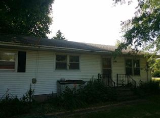 1591 Aurora St, Dixon, IL 61021
