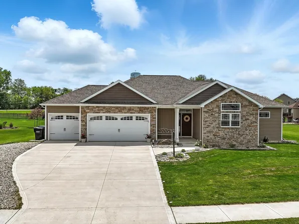 17009 Hamptons Pkwy, New Haven, IN 46774