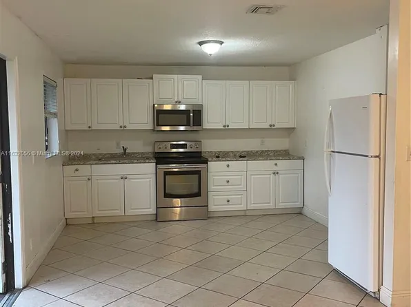 28165 SW 143rd Ct, Homestead, FL 33033