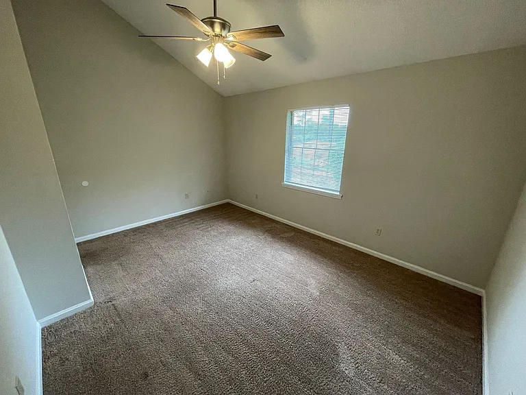 2165 S Milledge Ave #E5 — Photo 9