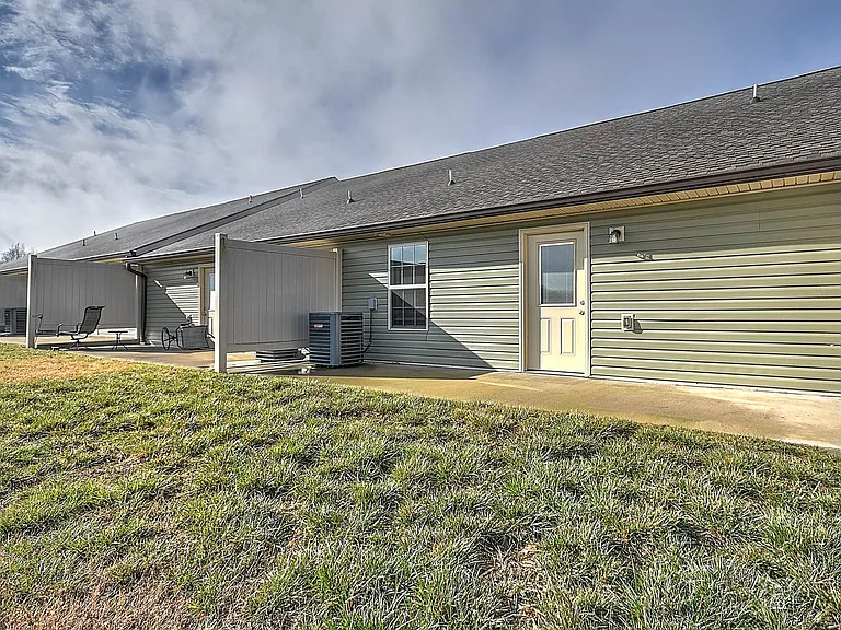 53 Sutter Pl — Photo 24