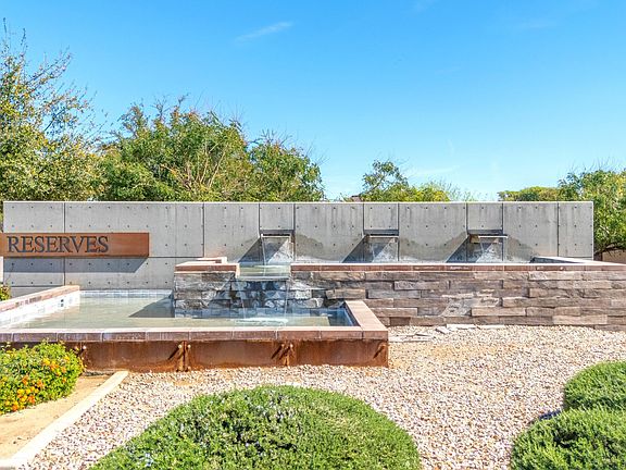 2nd image of 1867 E GILLCREST Road