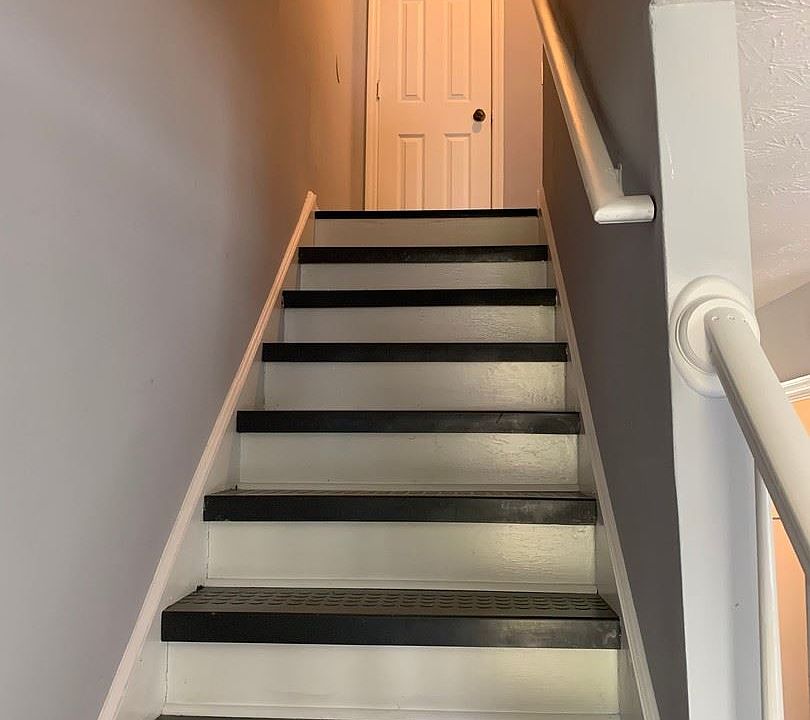 1st image of 587 Whitehall Ln