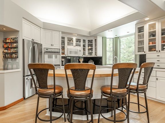 4th image of 244 Ridge Way