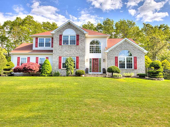 4th image of 1221 Wilkinson Dr