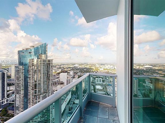 3rd image of 900 Biscayne Blvd APT 5812