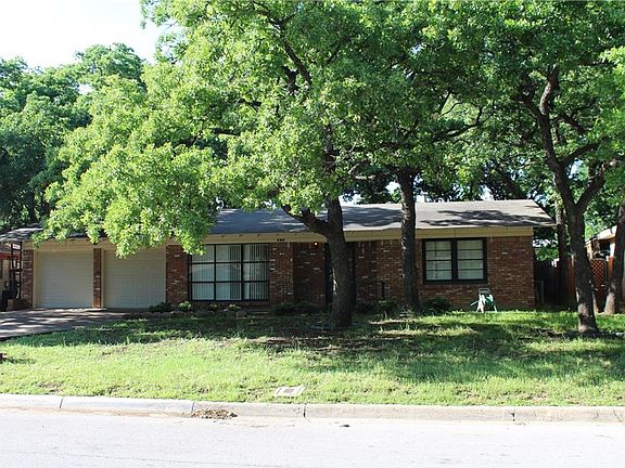 3rd image of 732 Briarwood Ln