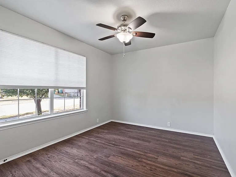 1300 Mallard Dr — Photo 15