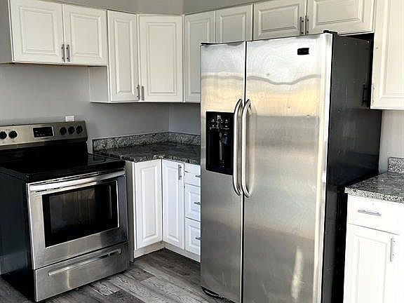 5th image of 485 Jefferson St