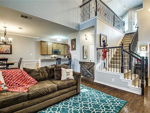 5th image of 404 Gershwin Way