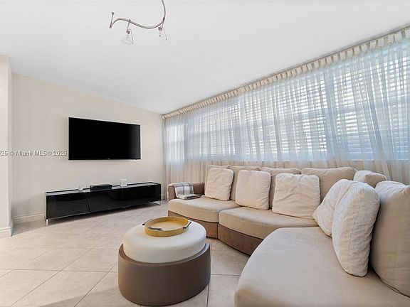 5th image of 20341 NE 30th Ave APT 109-6