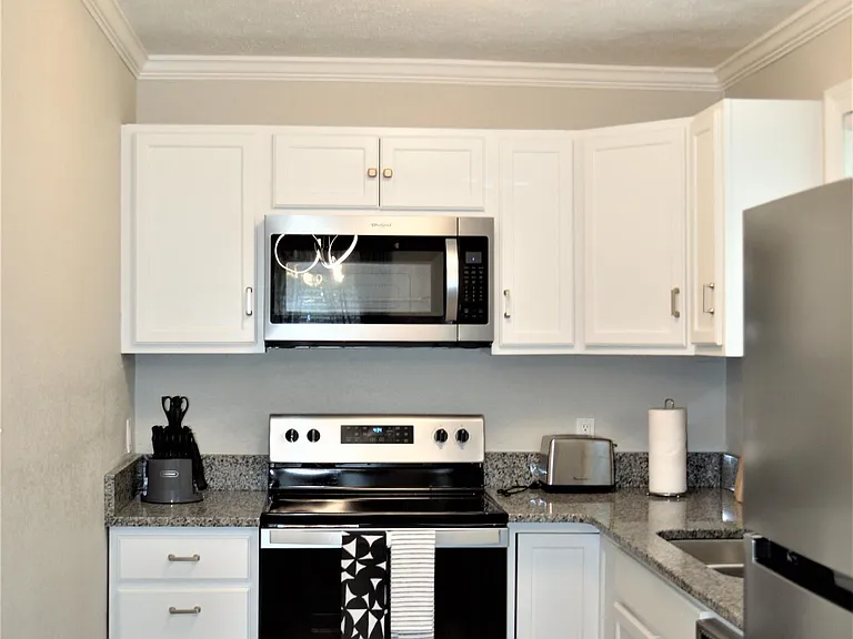 202 Oliver Ave — Photo 3