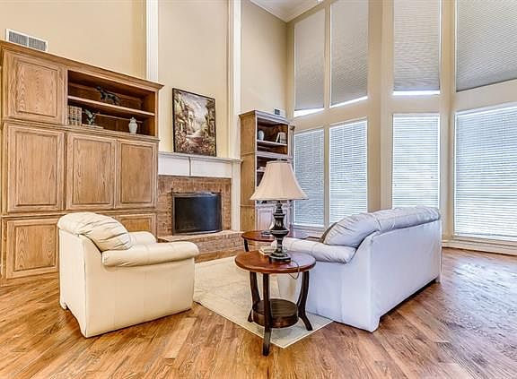 2nd image of 5913 Edinburgh Dr