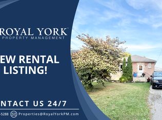 9 Seven Oaks Dr #2, Hamilton, ON L9A4C7