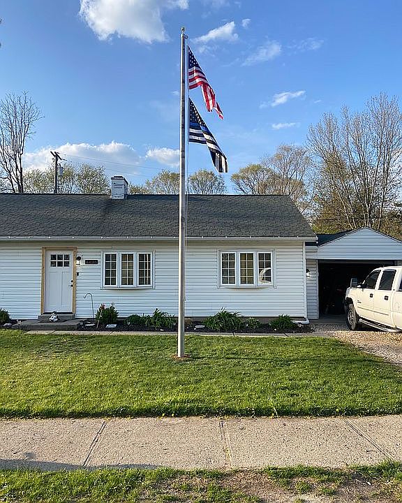 2nd image of 4438 Seeden St