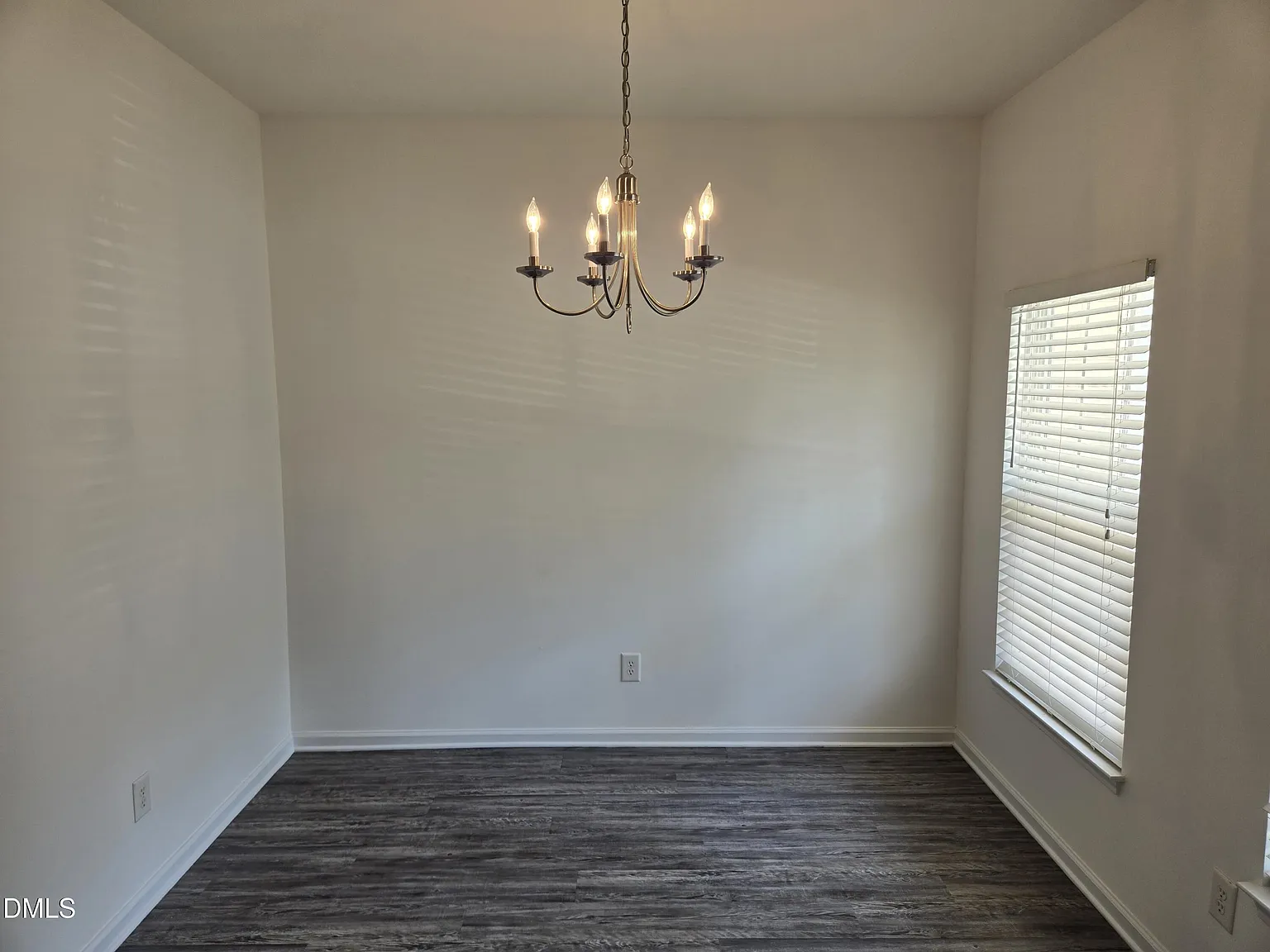 2 bed, 2.5 bath, 1290 sqft, $1,640 — Photo 2