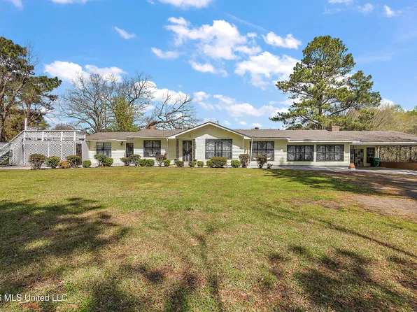 1409 Ross Cir, Jackson, MS 39209